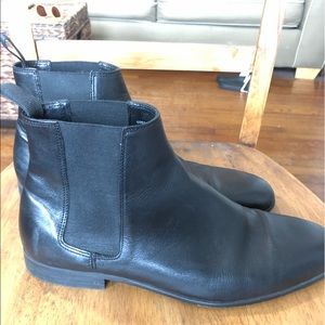 Black Leather Men’s Chelsea boots from Zara